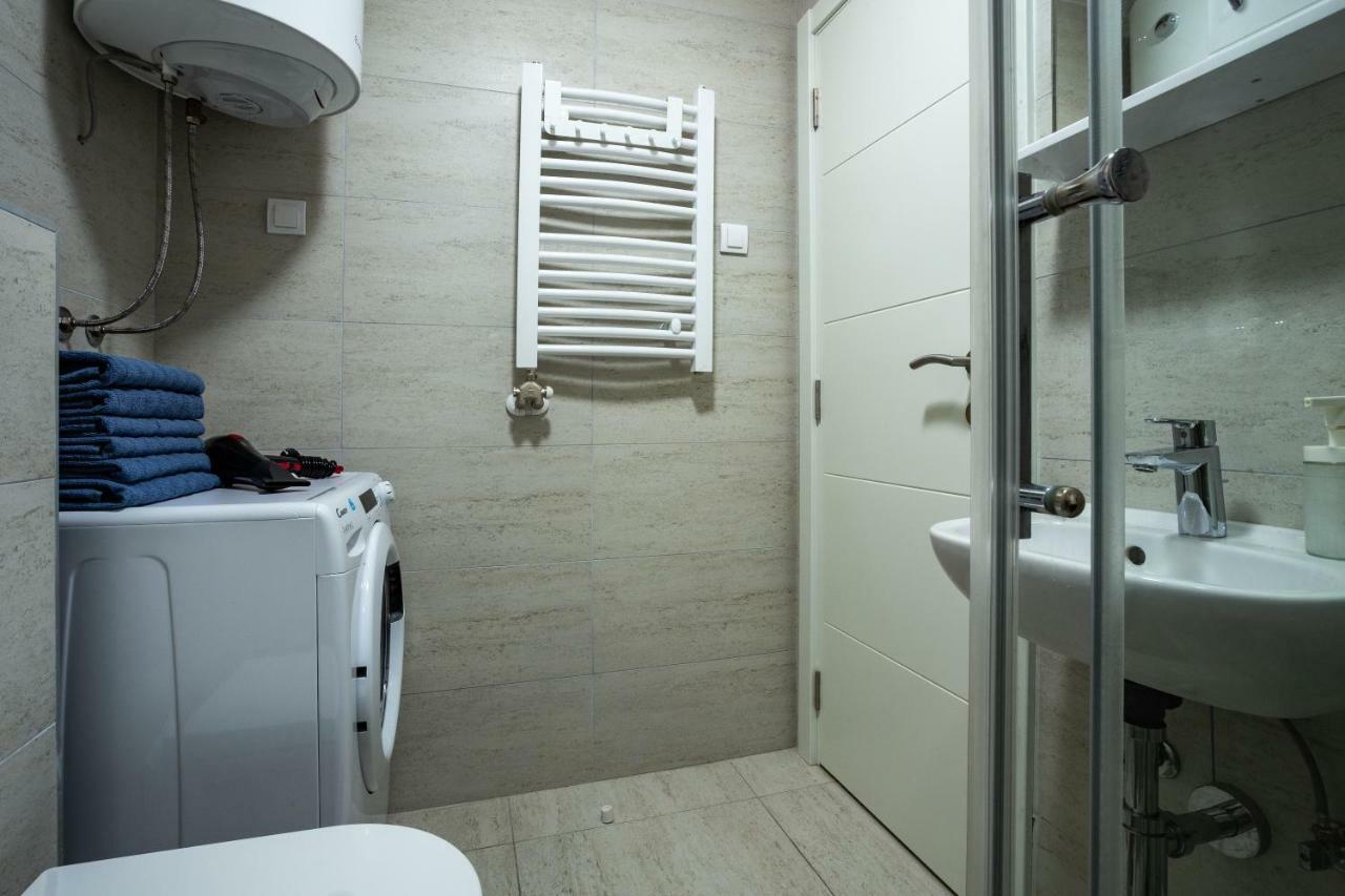 Apartmán Modern Naive Downtown With Free Private Garage-Fast Wi-Fi Novi Sad Exteriér fotografie